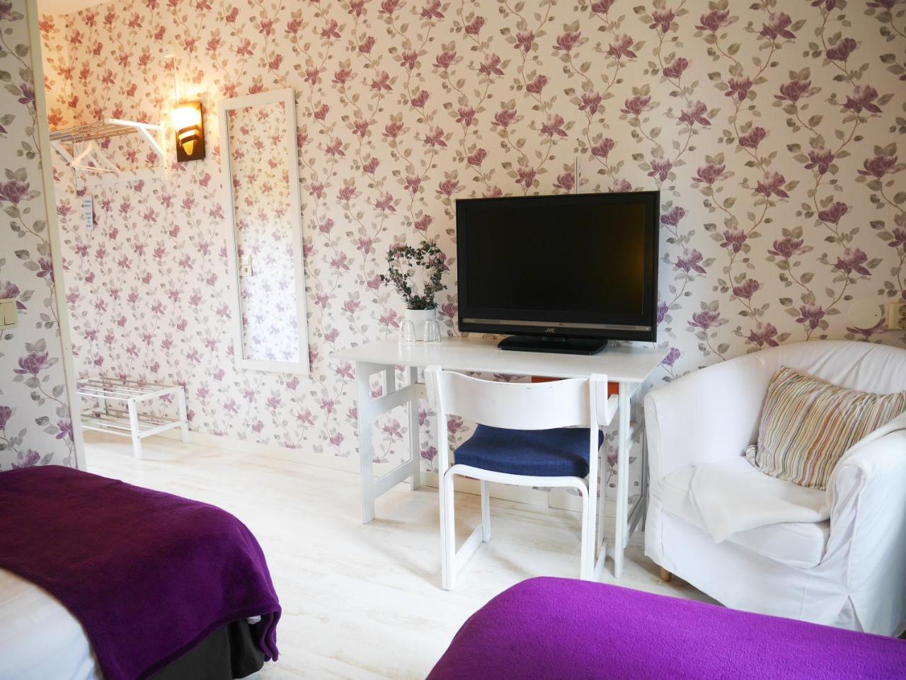 Hotel Gladtjaern 3*